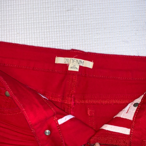 Distressed Raw Edge Red 5 Pocket Denim Shorts - Picture 8 of 16